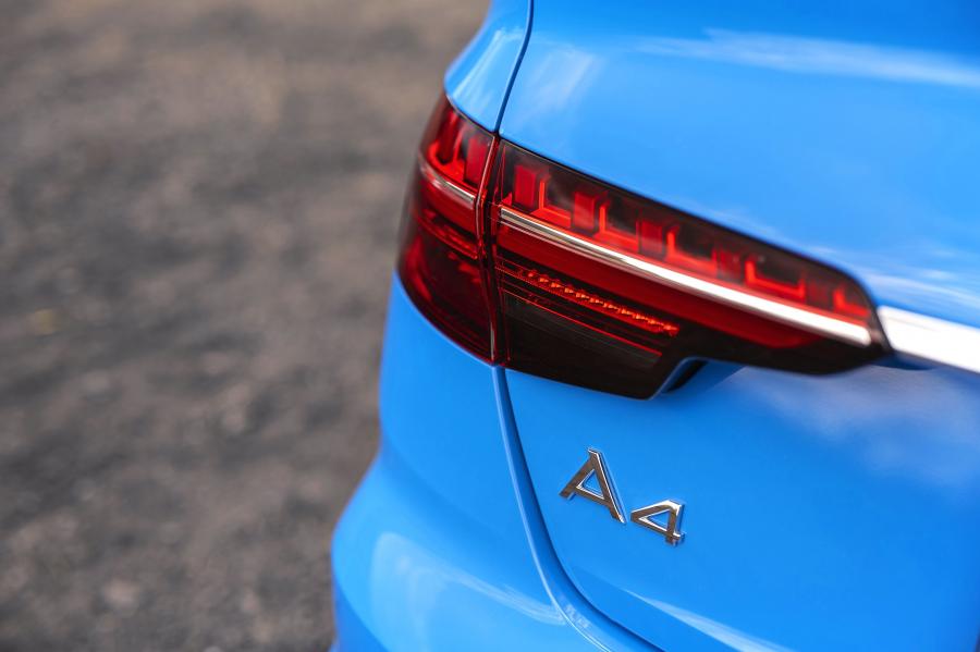 Детали экстерьера Audi A4 40 TFSI S-Line (B9) 2019 года  (UK) (фото 26 из 31)